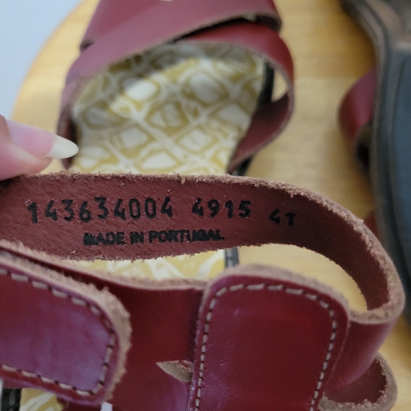 FLY LONDON Leather Block Sandals - Picture 4 of 9